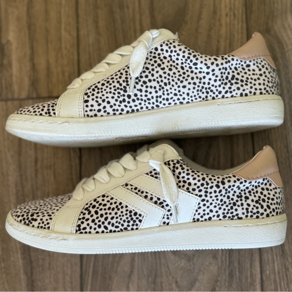 Dolce Vita Sneakers - Picture 1 of 6